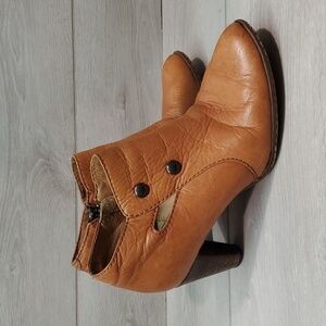 Born Women Ankle Leather Heels Boots shoes sz 11